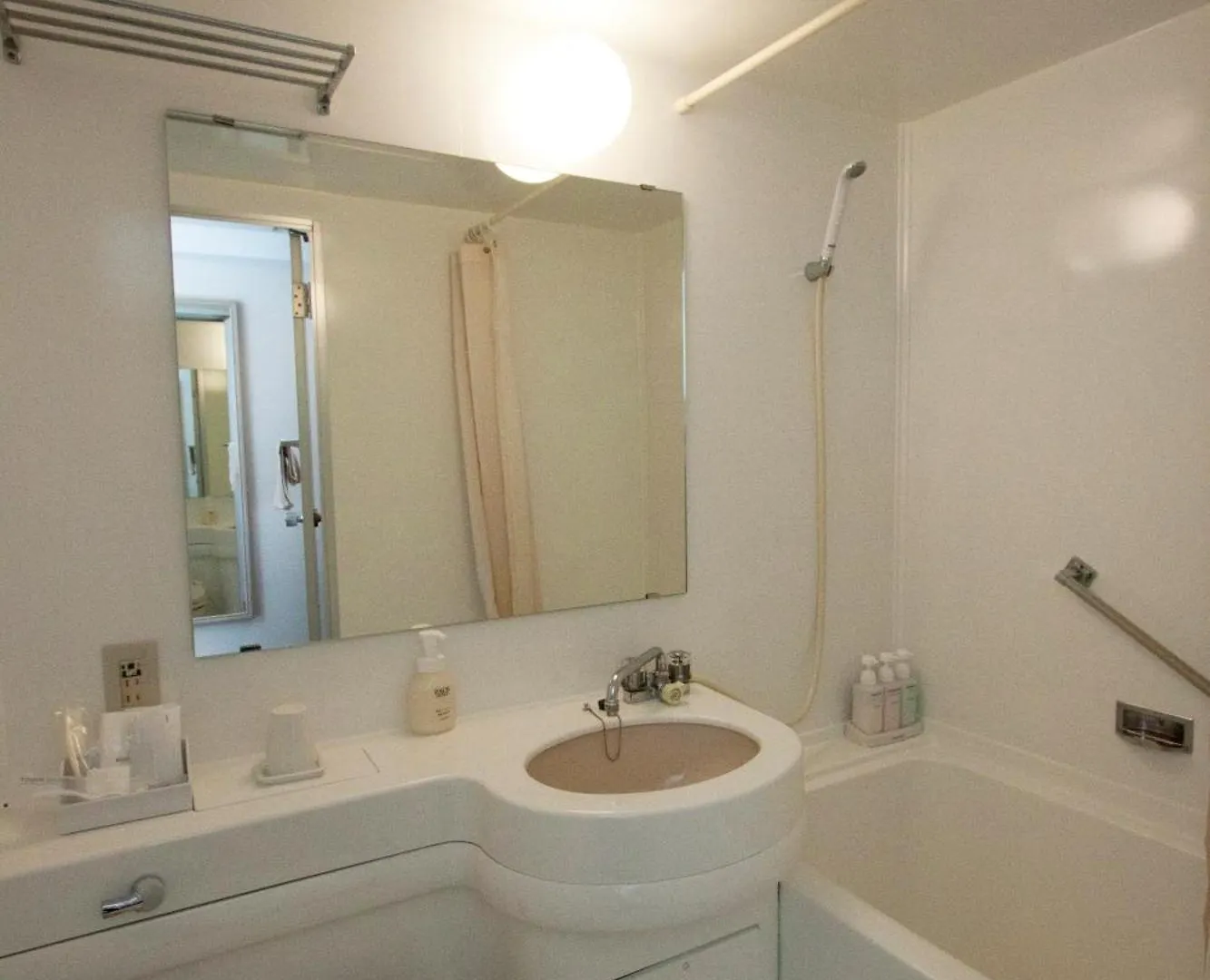 Smile Hotel Kyoto Shijo 3*,  Japon
