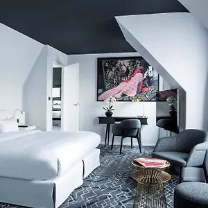 Le Général 4*, Parigi Francia