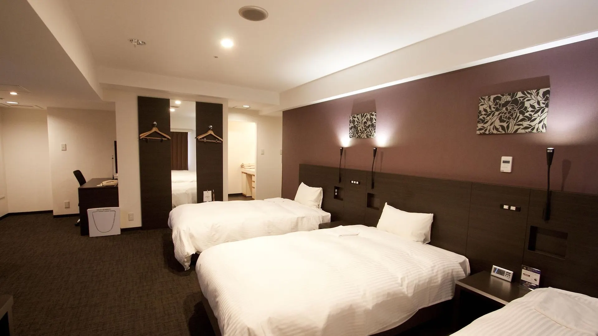 Smile Hotel Kyoto Shijo 3*,  Japan